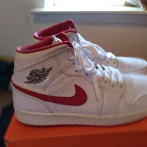 Air Jordan 1 mid